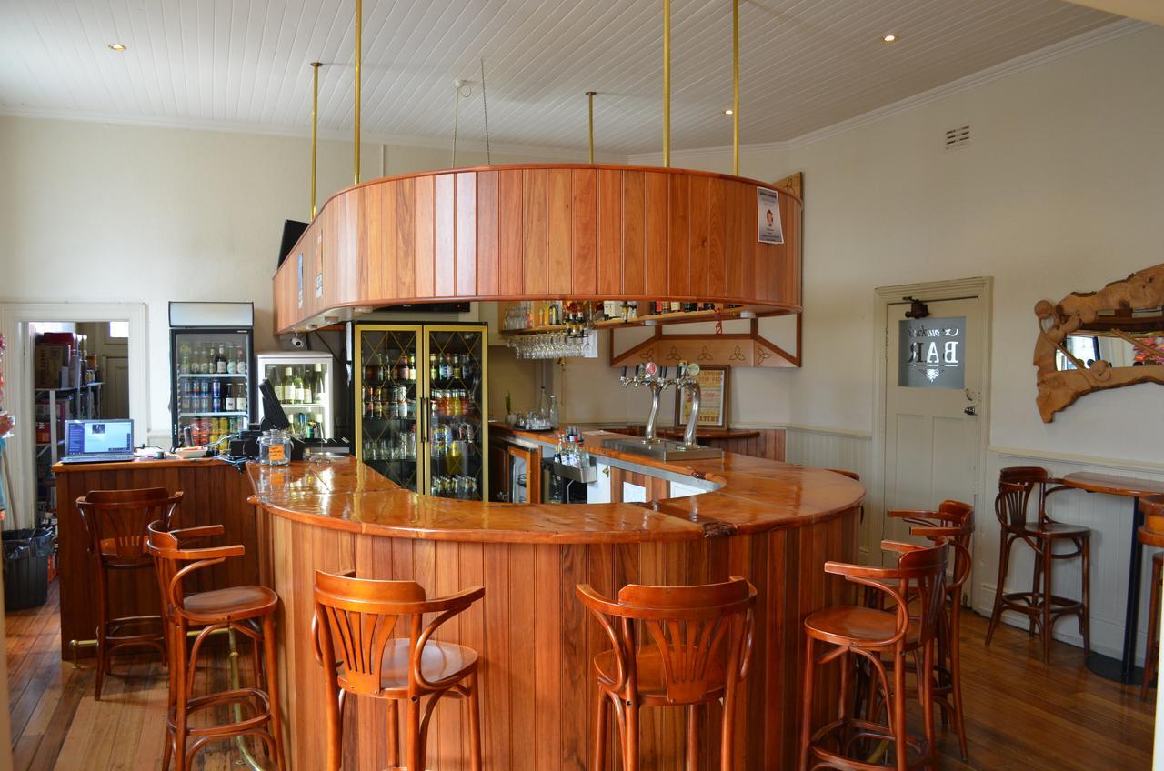 The Empire Hotel Deloraine Exterior photo